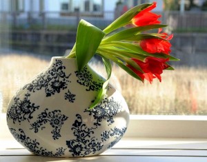 Cut tulips last about a week when kept in fresh water and in a cool locations. Photo courtesy Netherlands Flower Bulb Information Center 