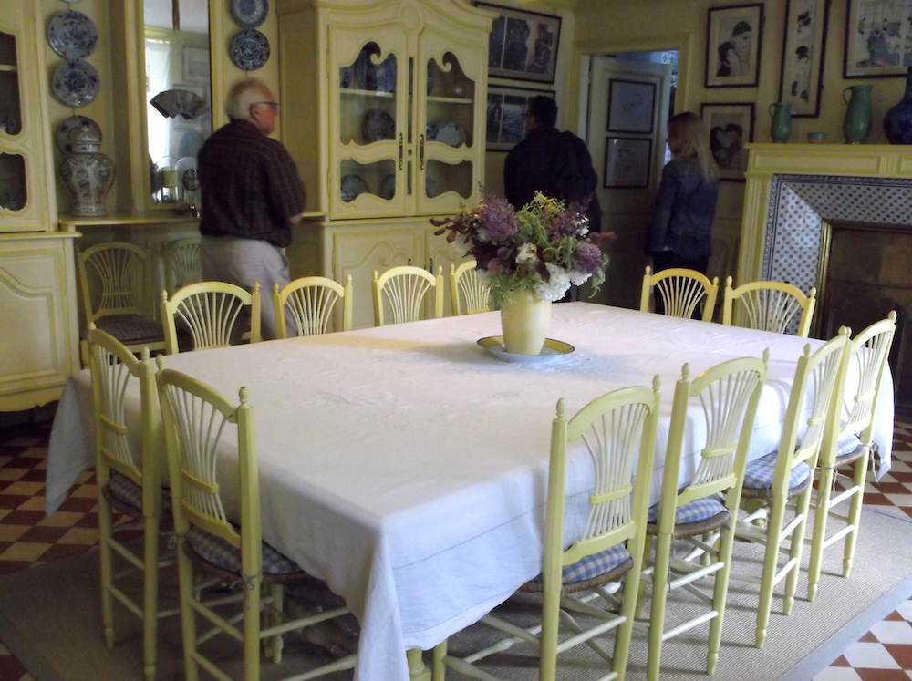 Monet's dining epitomizes Country French. (C) Photo Jo Ellen Meyers Sharp